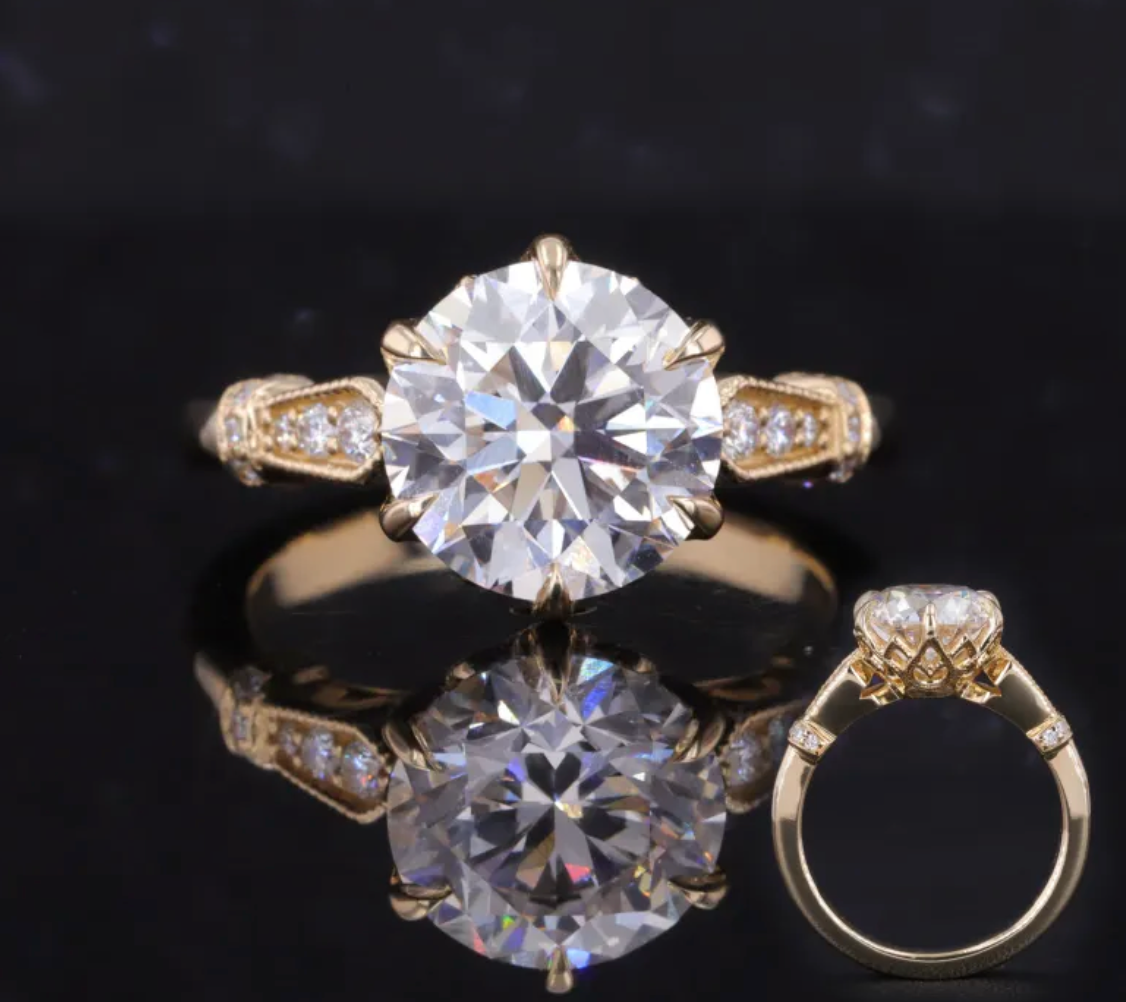 Bague de fiançailles ronde torsadée à motif floral