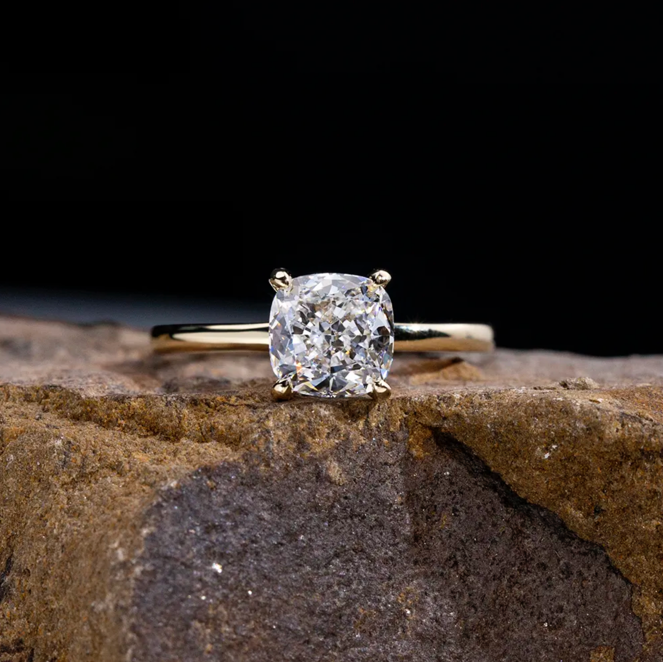 Bague de fiançailles solitaire coussin