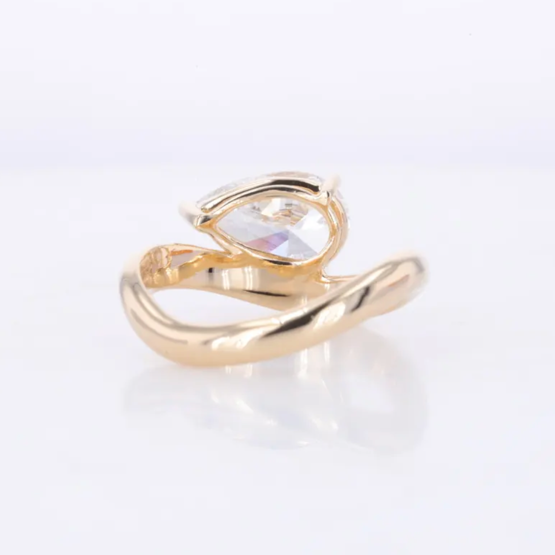 Bague de fiançailles solitaire en poire Tojon