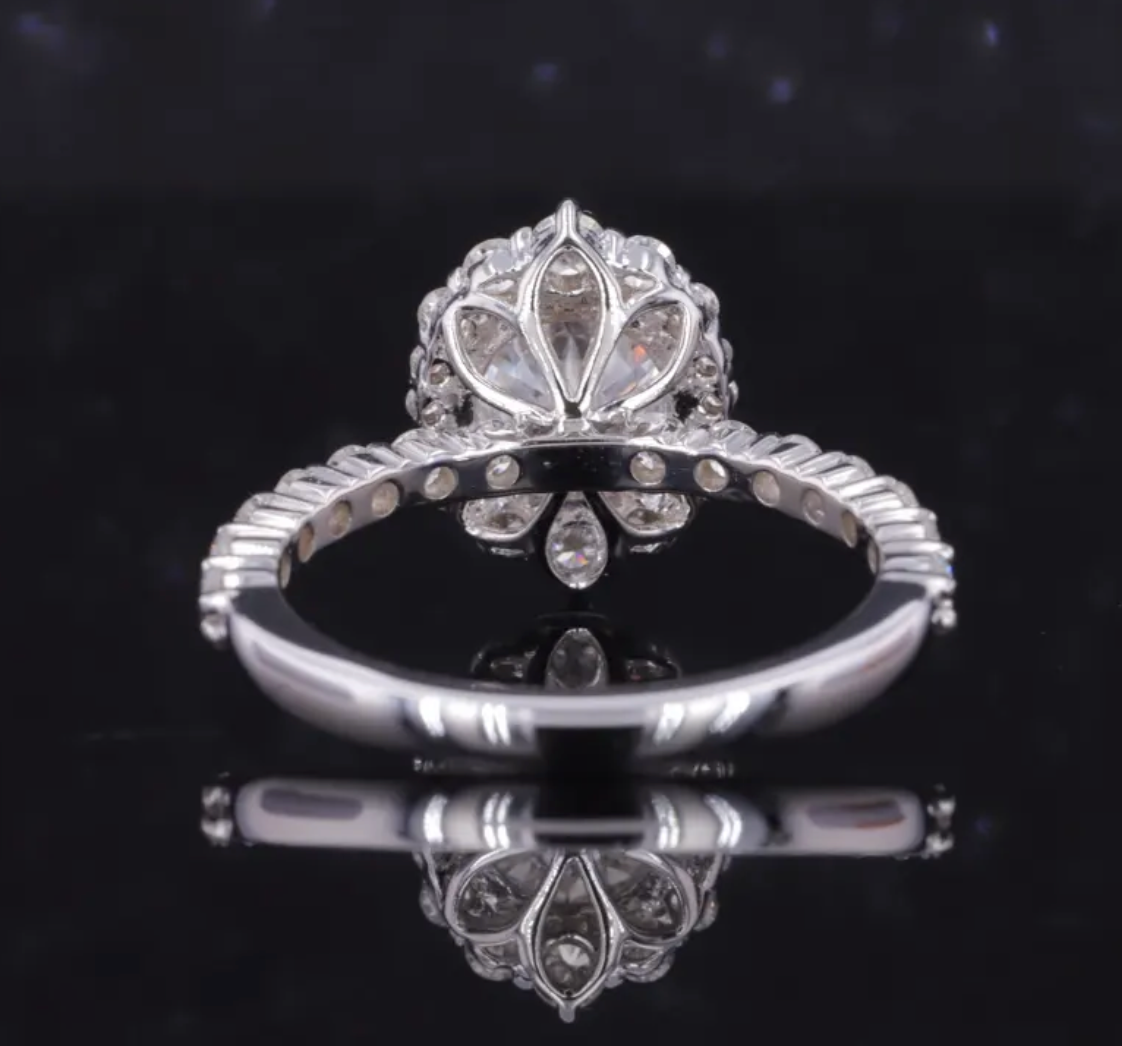 Round Halo Engagement Ring