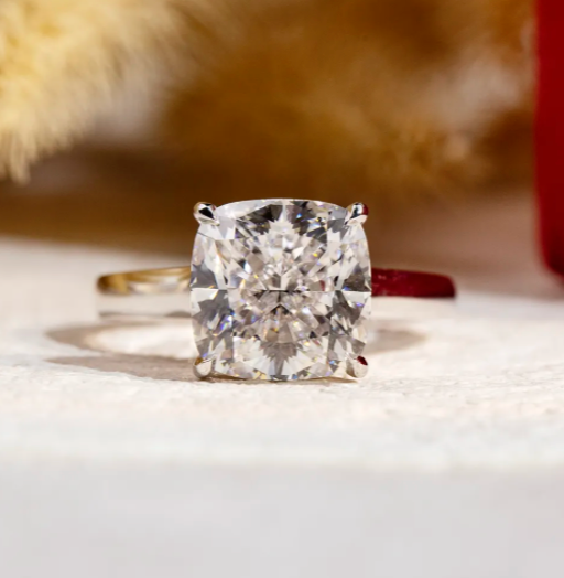 Bague de fiançailles solitaire coussin